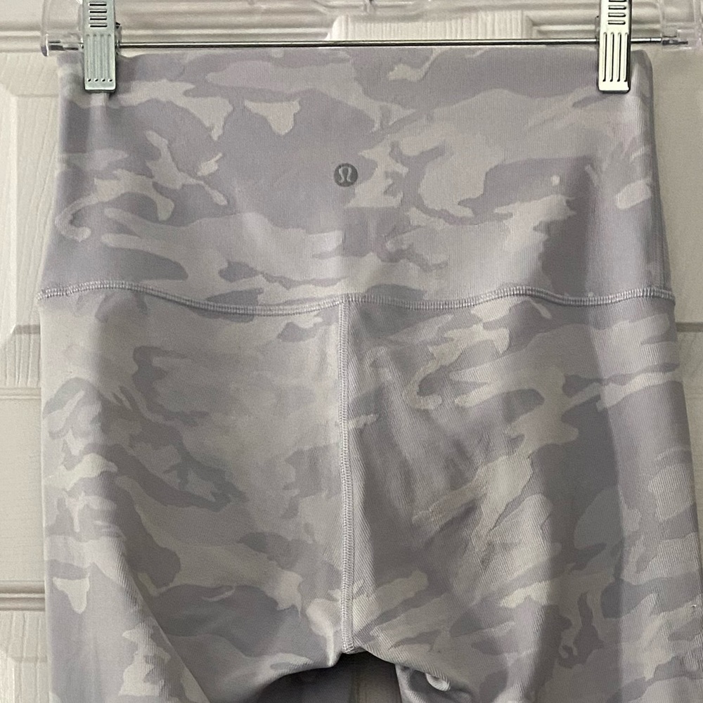 Lululemon ignition camo leggings 31” size 8 wunder train